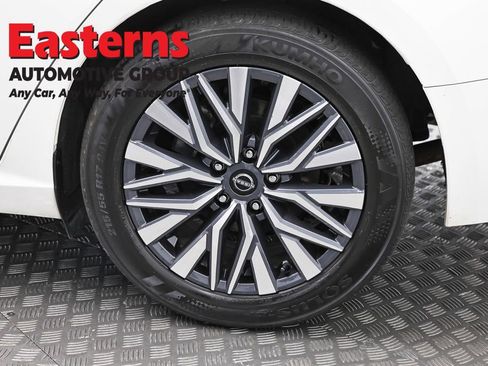 Used 2025 Nissan Altima 2.5 SV FWD image 33