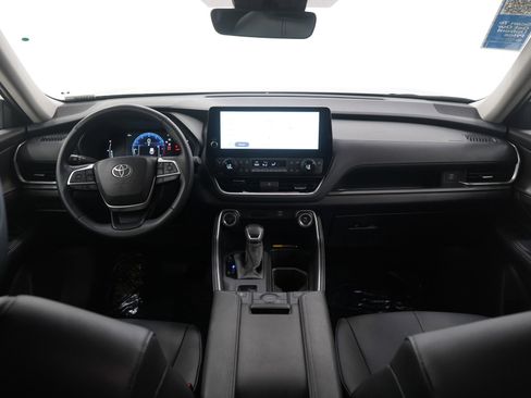 Used 2025 Toyota Grand Highlander AWD image 15