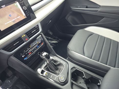 New 2026 Volkswagen Taos SEL image 23