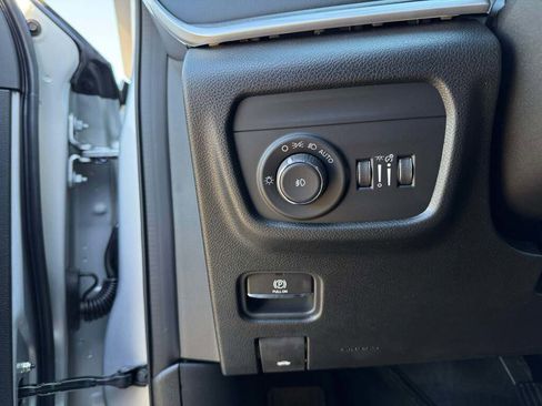 New 2025 Jeep Grand Cherokee L Limited image 30