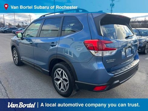 Certified 2023 Subaru Forester Premium image 3