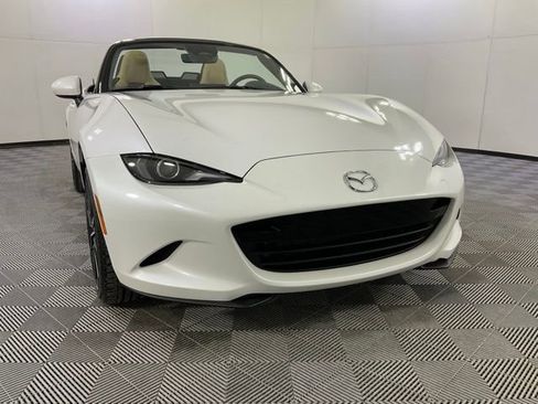 Used 2025 MAZDA MX-5 Miata Grand Touring w/ Weather Package image 16
