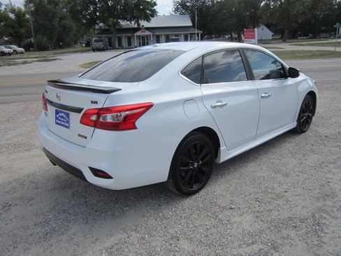 Used 2018 Nissan Sentra SR w/ SR Midnight Edition Package image 6