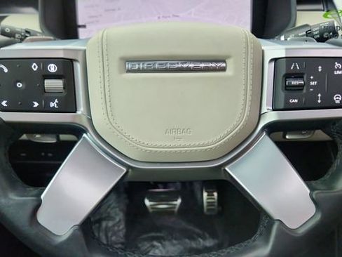 Used 2024 Land Rover Discovery Metropolitan Edition AWD/4WD image 48