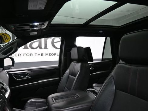 Used 2021 Chevrolet Tahoe RST w/ Luxury Package AWD/4WD image 18