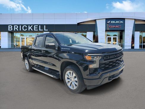 Used 2022 Chevrolet Silverado 1500 Custom RWD image 2