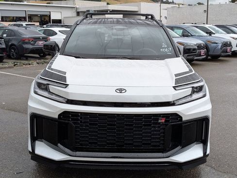 New 2026 Toyota RAV4 AWD Plug-in Hybrid image 5