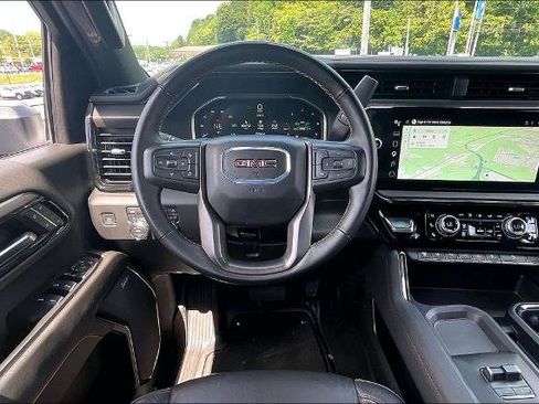 Used 2024 GMC Sierra 2500 AT4 w/ AT4 Premium Plus Package AWD/4WD image 5