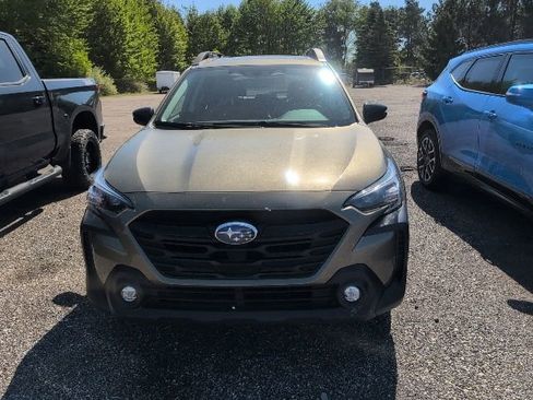 Used 2025 Subaru Outback Onyx Edition AWD/4WD image 2