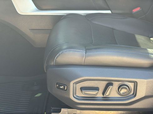 Used 2025 Toyota Tundra Platinum AWD/4WD image 29