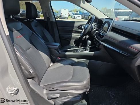 Used 2022 Jeep Compass Trailhawk w/ Trailhawk Convenience Group AWD/4WD image 1