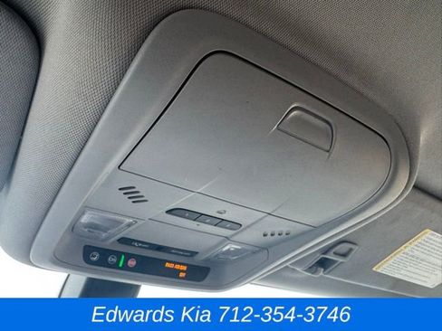 Used 2018 Chevrolet Equinox LT image 33