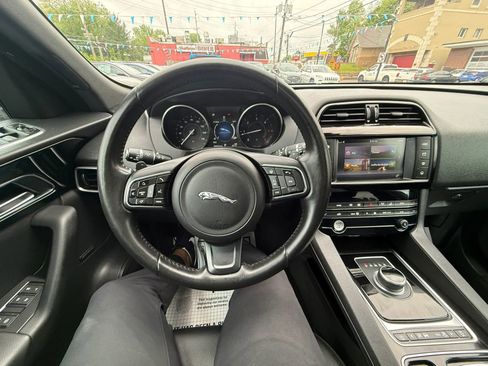 Used 2018 Jaguar F-PACE Premium AWD/4WD image 42