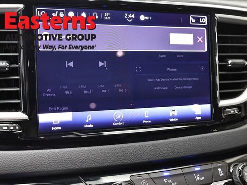 Used 2023 Chrysler Pacifica Touring-L FWD image 19