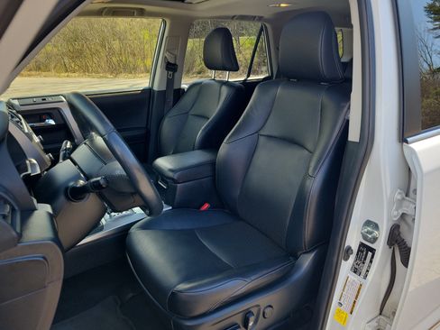 Used 2024 Toyota 4Runner Limited AWD/4WD image 14