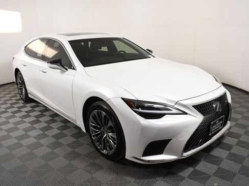 Used 2022 Lexus LS 500 AWD image 8