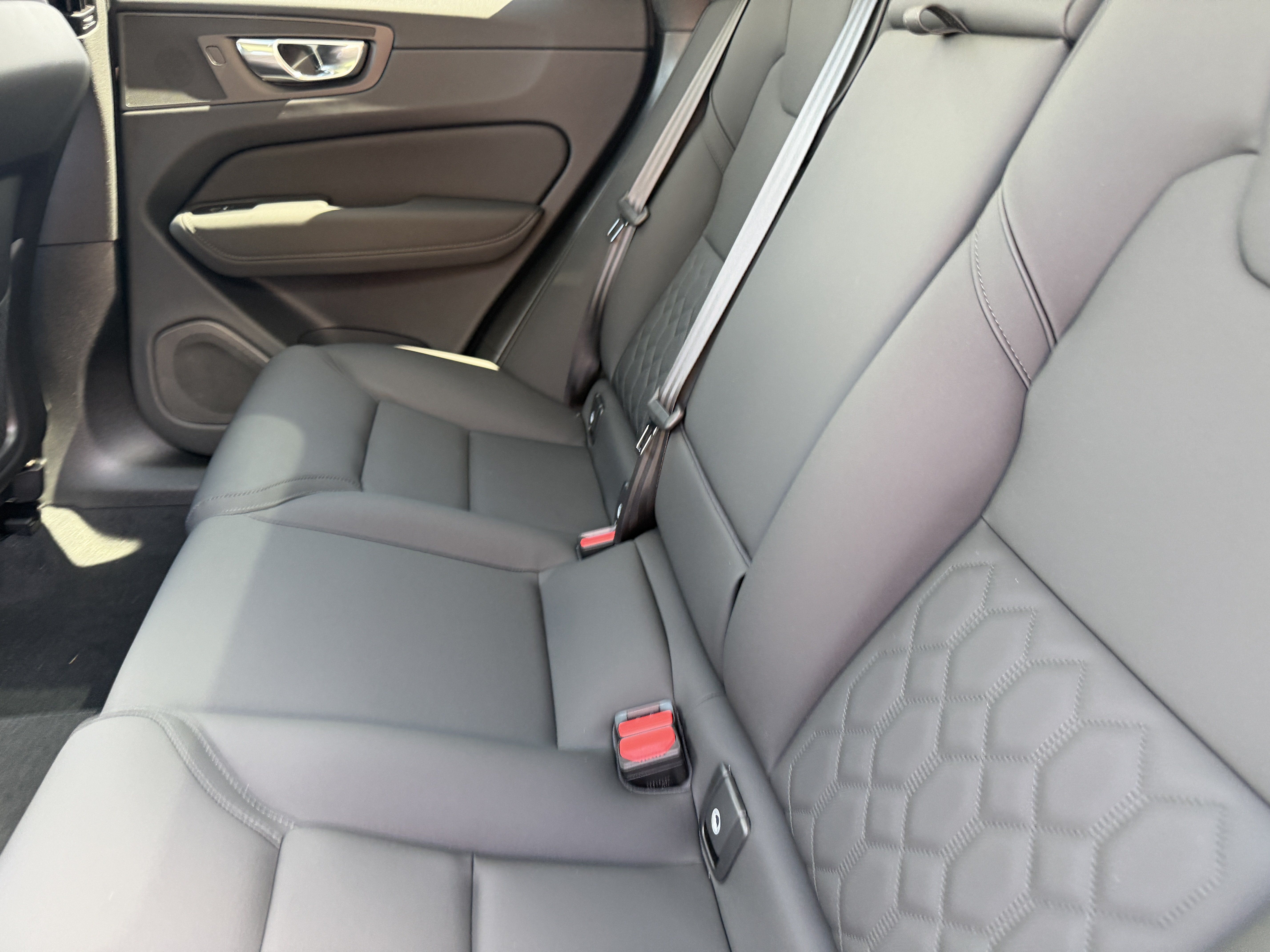New 2026 Volvo XC60 B5 Core AWD/4WD image 17