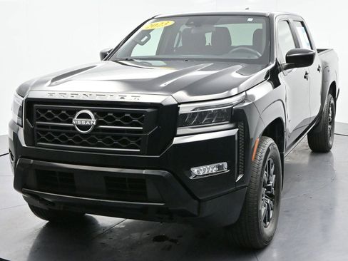 Used 2023 Nissan Frontier SV w/ Midnight Edition Package image 3