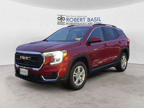 Used 2023 GMC Terrain SLE w/ Driver Convenience Package image 1