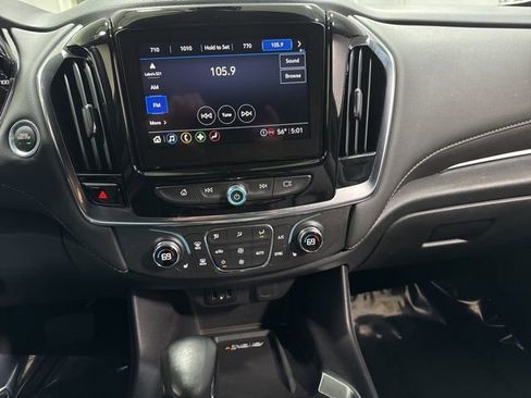 Used 2023 Chevrolet Traverse LT image 19