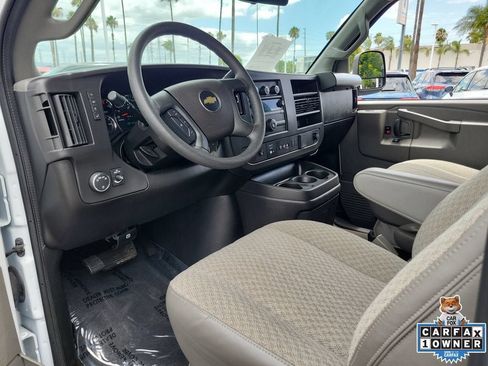 Used 2025 Chevrolet Express 3500 LT w/ LT Preferred Equipment Group RWD image 17