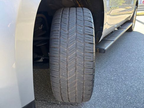 Used 2016 GMC Yukon XL SLT w/ HD Trailering Package image 35