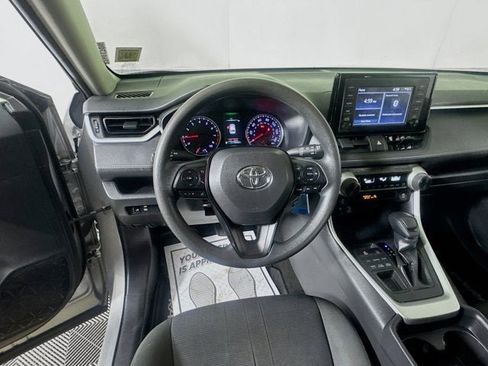 Used 2019 Toyota RAV4 LE image 8