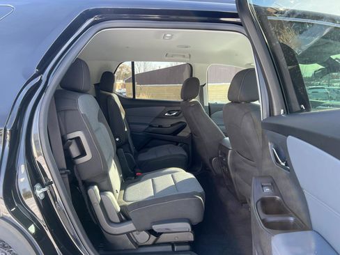 Used 2020 Chevrolet Traverse LT w/ LPO, Cargo Package image 40