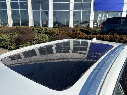 Certified 2023 Volvo XC60 B5 Plus w/ Climate Package image 10