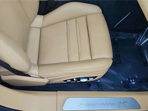 Used 2018 Porsche Panamera 4S image 22