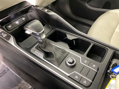 Certified 2022 Kia Sorento S w/ Panoramic Sunroof Package image 26