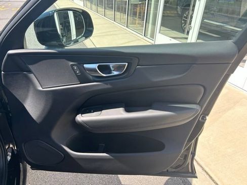 Used 2025 Volvo XC60 B5 Core w/ Protection Package Premier AWD/4WD image 15