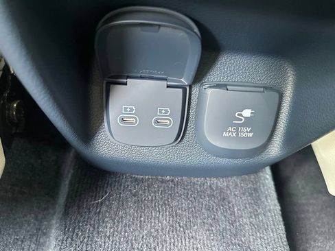 Used 2025 Genesis GV80 3.5T Prestige AWD/4WD image 32