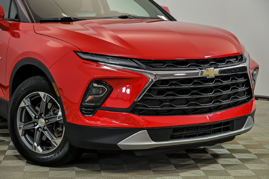 Used 2024 Chevrolet Blazer LT w/ LPO, Floor Liner Package FWD image 2