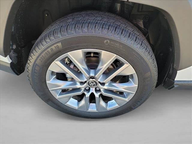 Used 2025 Toyota RAV4 Limited FWD image 11