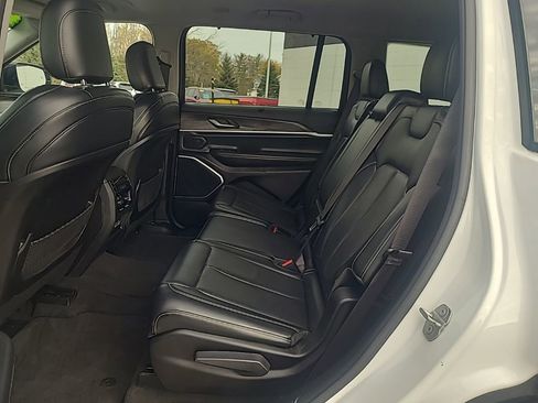 Used 2021 Jeep Grand Cherokee L Limited w/ Luxury Tech Group II image 16