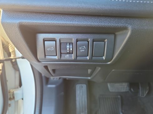 Used 2021 Subaru Outback Limited image 33