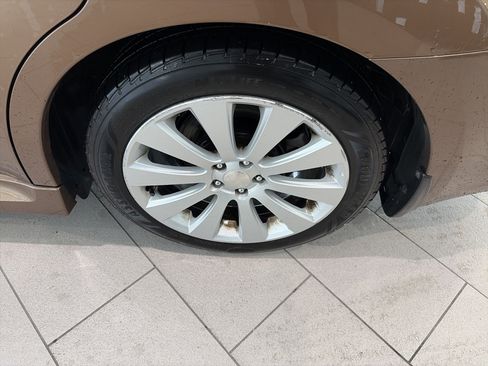 Used 2011 Subaru Legacy 2.5i Limited AWD/4WD image 10