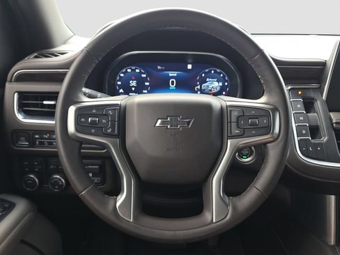 Used 2023 Chevrolet Suburban Z71 w/ Luxury Package AWD/4WD image 9
