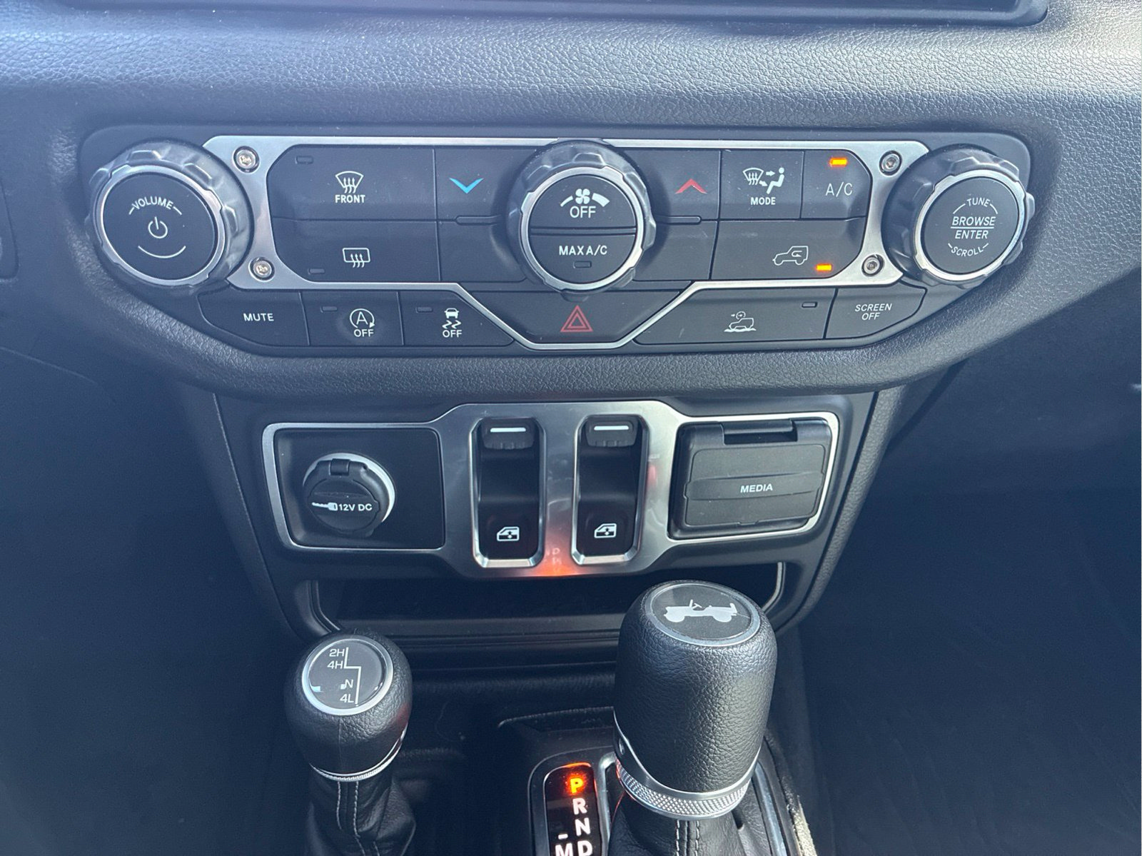 Certified 2025 Jeep Wrangler Sport AWD/4WD image 14