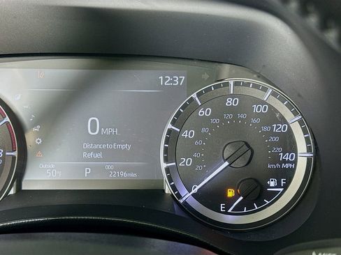 Used 2024 Toyota Highlander LE image 12