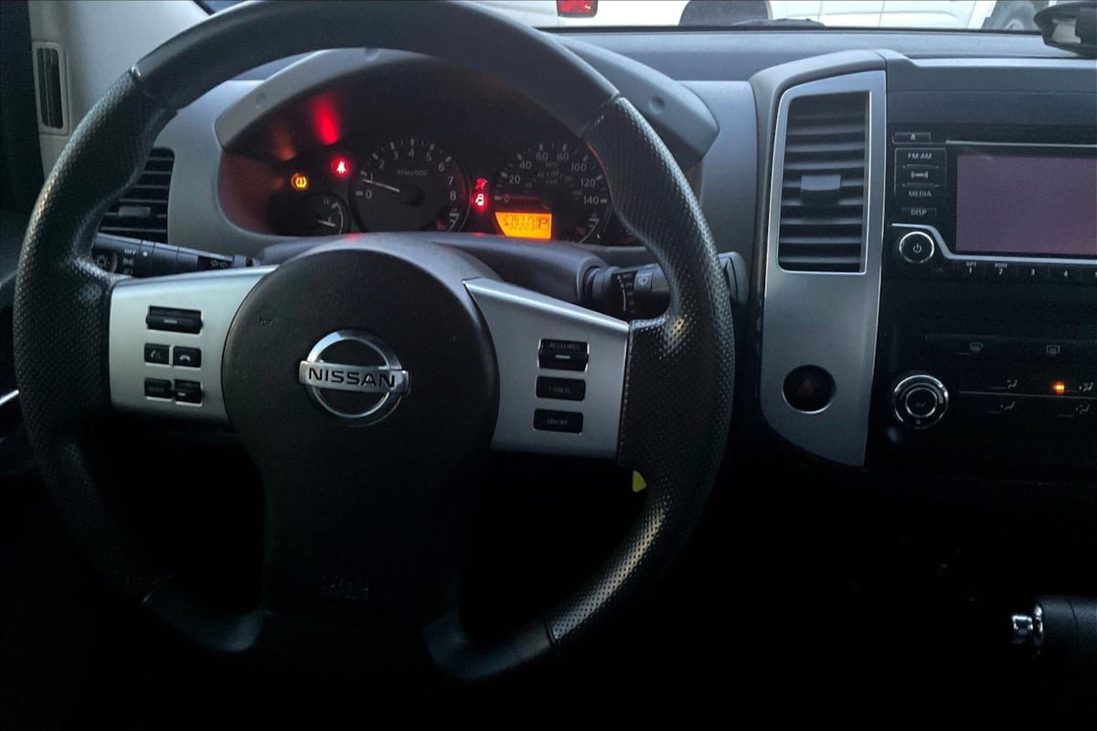 Used 2015 Nissan Xterra S RWD image 12
