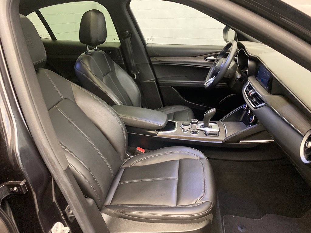 Used 2022 Alfa Romeo Stelvio Ti AWD/4WD image 24