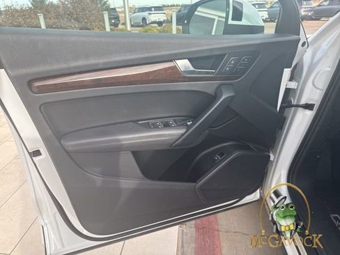 Used 2019 Audi Q5 2.0T Premium Plus w/ Premium Plus Package image 7