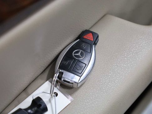 Used 2011 Mercedes-Benz C 300 4MATIC Sedan image 42