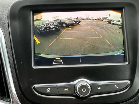 Used 2021 Chevrolet Equinox LT image 24