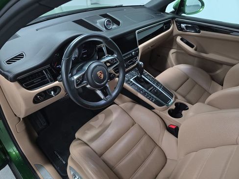 Certified 2019 Porsche Macan S AWD/4WD image 4