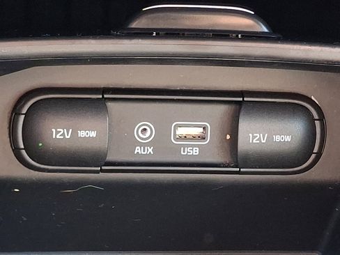 Used 2019 Kia Sorento AWD V6 image 27