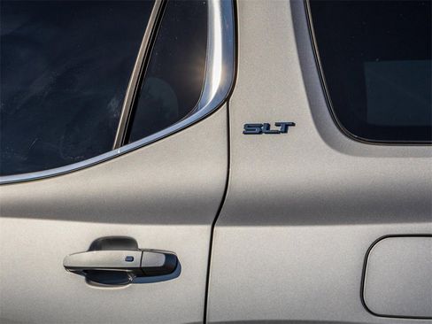 Used 2019 GMC Acadia SLT image 8