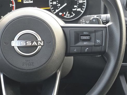 Used 2023 Nissan Rogue S image 15